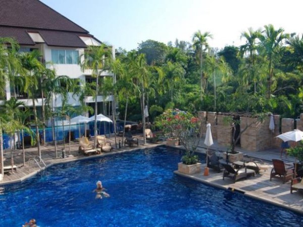 koh-lanta-sand-resort-poollandschaft