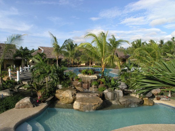 negros-dumaguete-amontillado-pool01