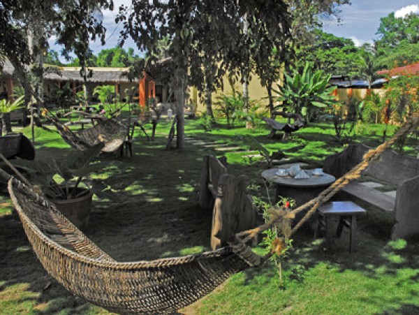 palawan-puerto-princesa--hibiscus-garden-inn-garden
